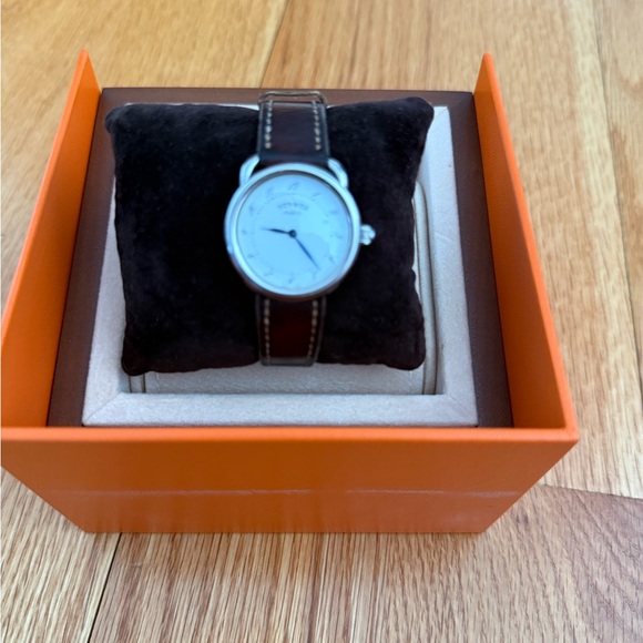 Hermes Elegant Brown Leather Strap Watch